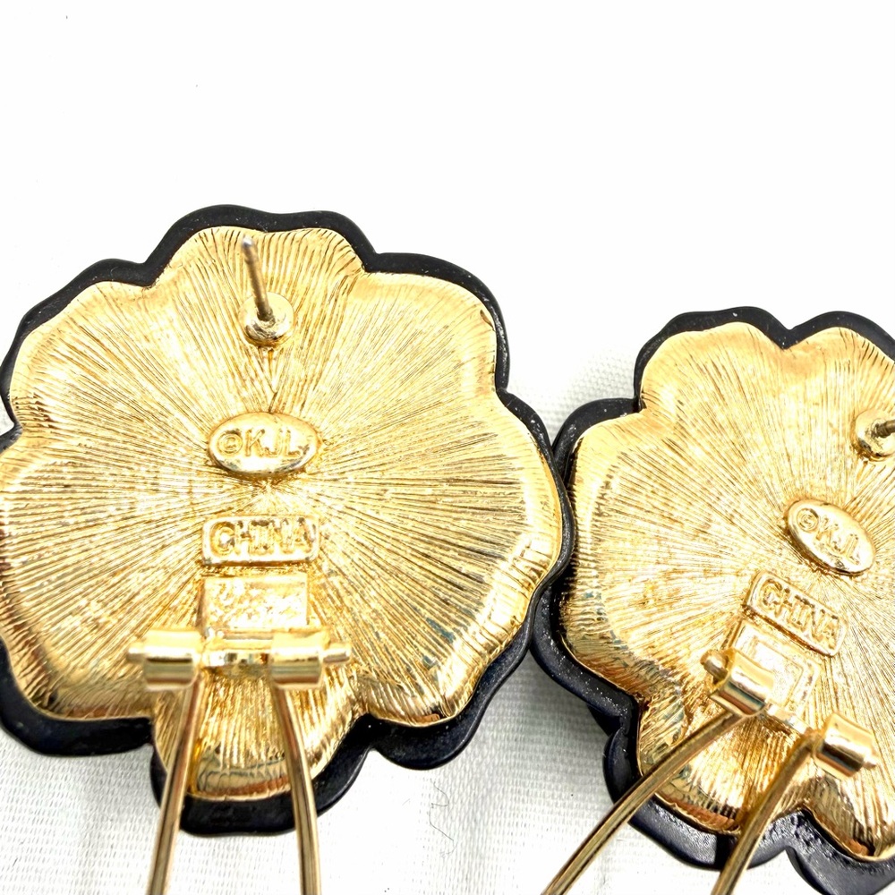 Vintage KJL Kenneth Jay Lane Black Rose Flower Resin Earrings - Picture 11 of 11